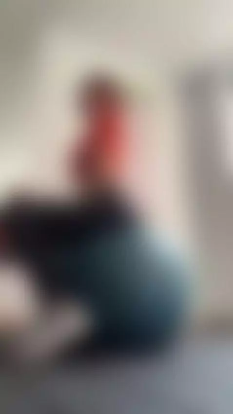 I’m online now at the public gym 😈 lush on! by anastaxialynn