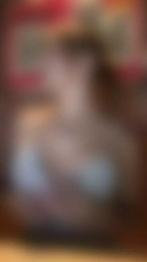 Public boobs flash in a bar! by anastaxialynn