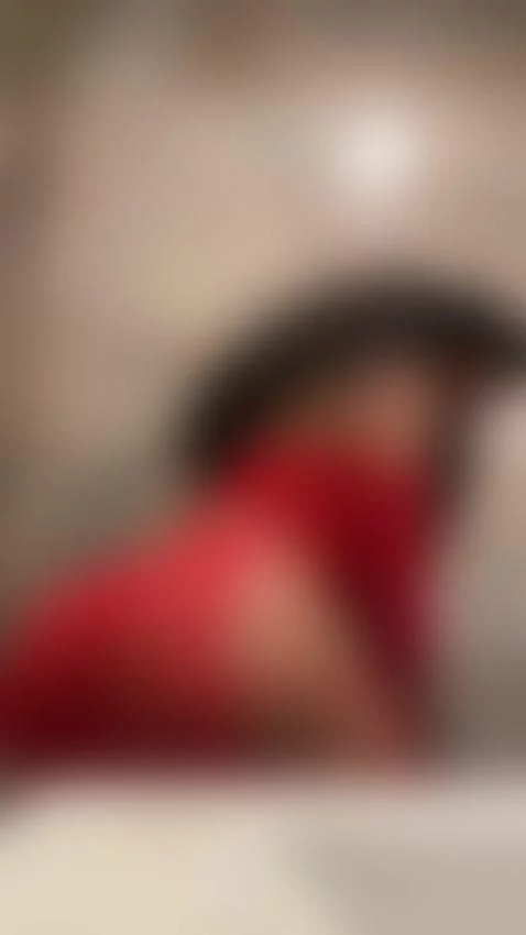 Is  💋RED💋 my color? 🤔 by phoenixgoldplayhouse