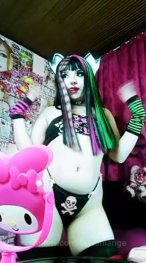 Pretty girls I know what they want with me ฅ^>⩊<^ ฅ by laytonlange