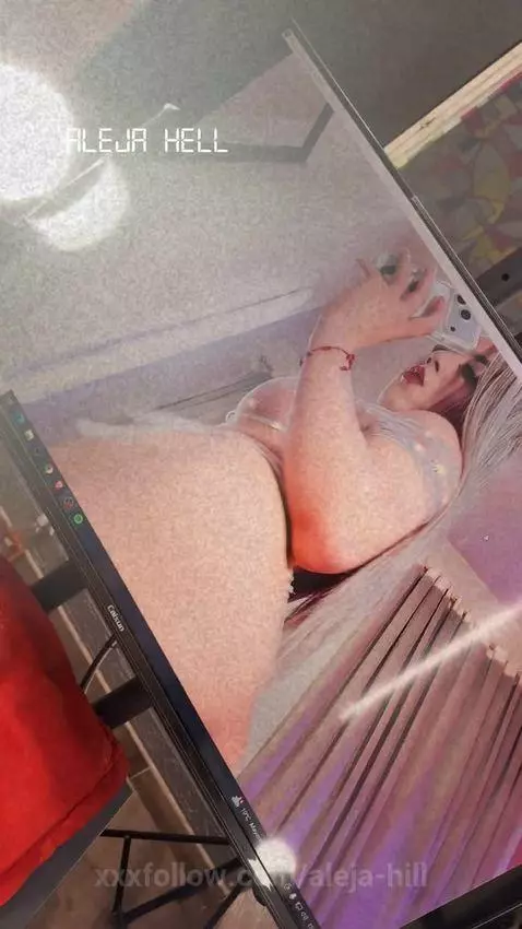 Hi baby 😮‍💨 by aleja-hill