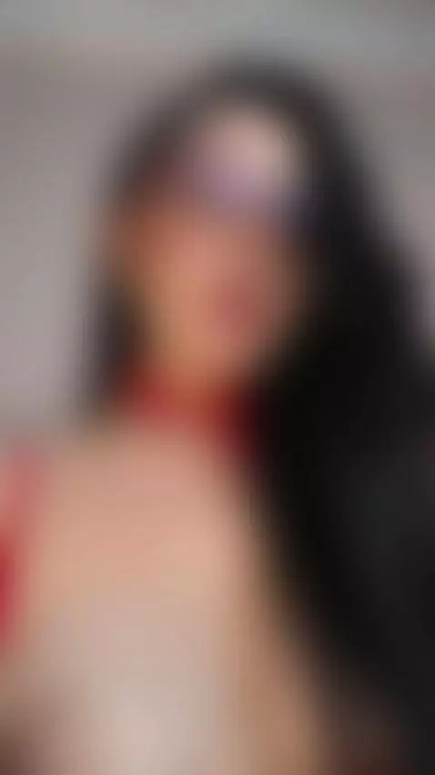 im online now 🫶🏻 by emilywatsonn