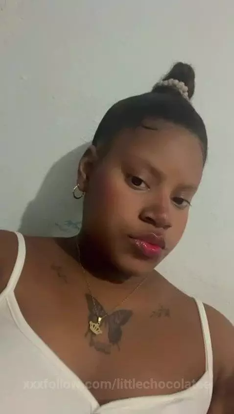 The delicacy of my kisses is something you can't miss.😘🫦😏 by littlechocolatee