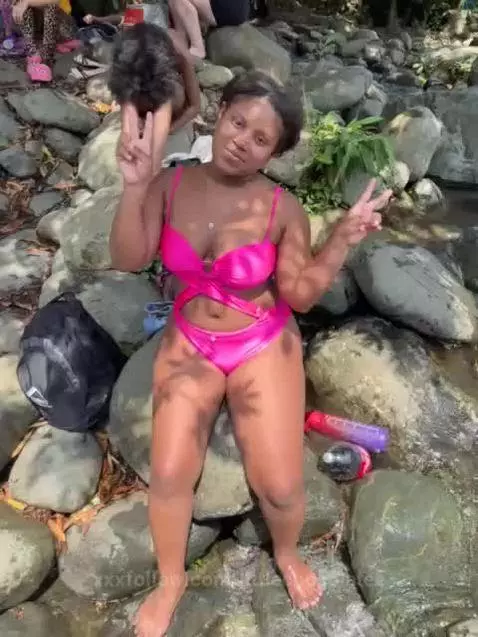 Sexy latina !! by littlechocolatee