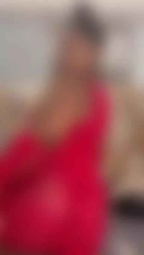 Do you like my red dress? 😏 by littlechocolatee