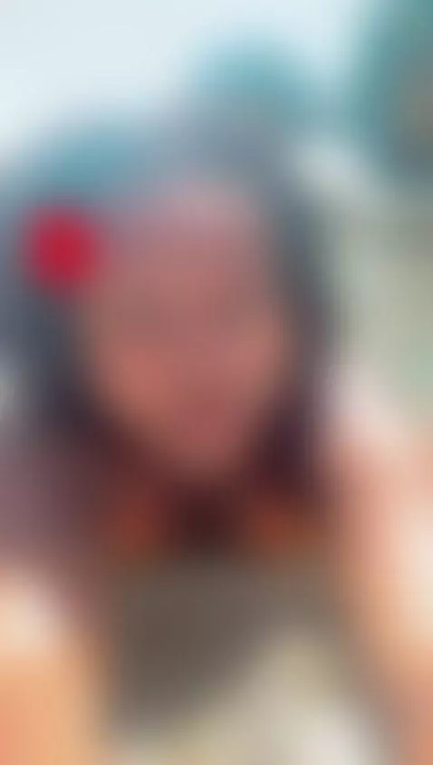 Im the girl of your dreams 💕🌺 by littlechocolatee