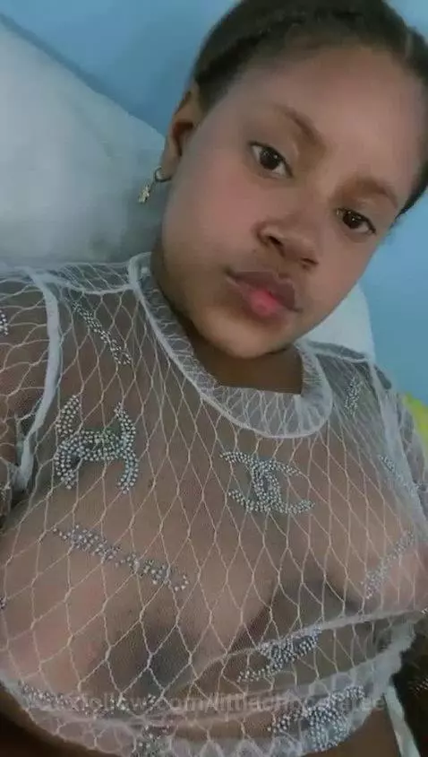 I bet u wanna taste my chocolate tits 🍫 by littlechocolatee