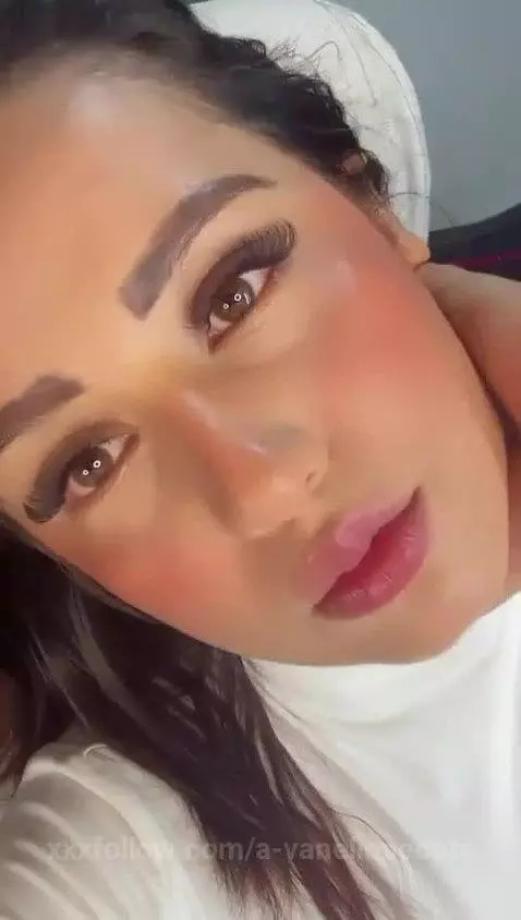 I send u some kisses for u darling 🥰 I hope see u today ❤️ by a-vanellopecute