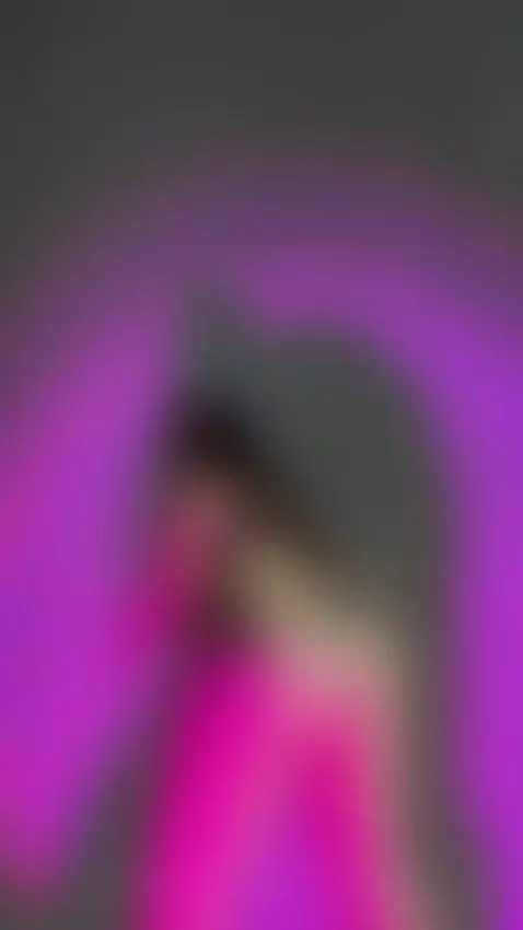 how i look at pink ? 🍑 by daleshka