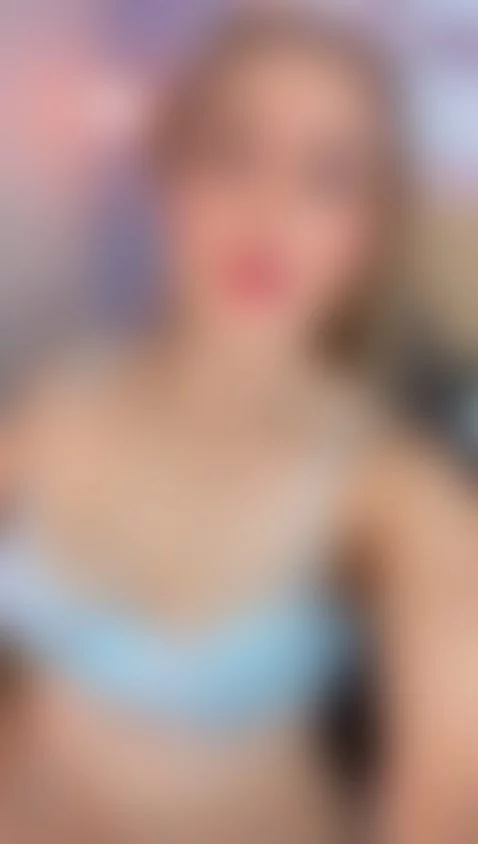 I'm the queen of your heart by noa-foxx