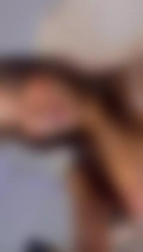 A little shy and temptres 😈 by sharon-montana