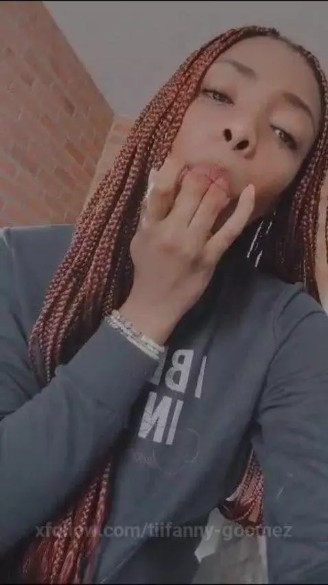 Wink ;) by tiifanny-goomez