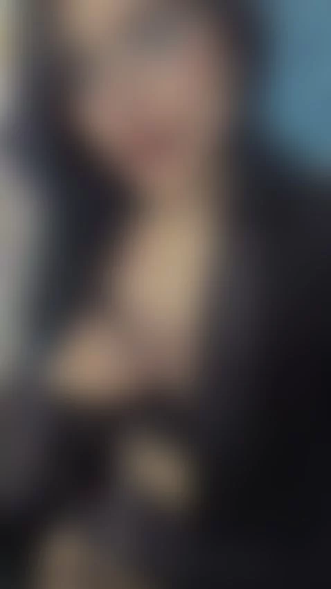 im online, u can come and enjoy with me? by lilitthuwu