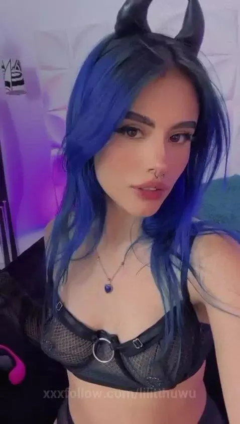 beautiful blu by lilitthuwu