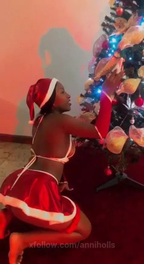 I want to know what your Christmas present was... & which on... by anniholls