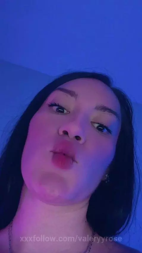 Sending Sweet Kisses 😘🔥 by valeryyrose