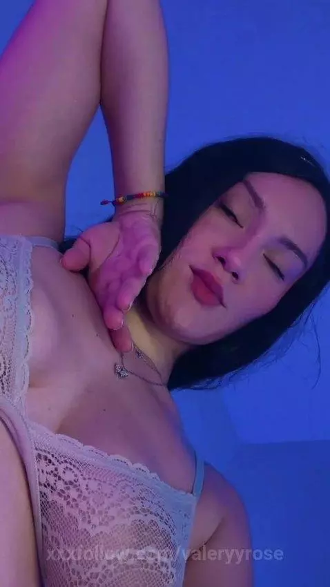 One Kiss, Infinite Desire 💕👀 by valeryyrose