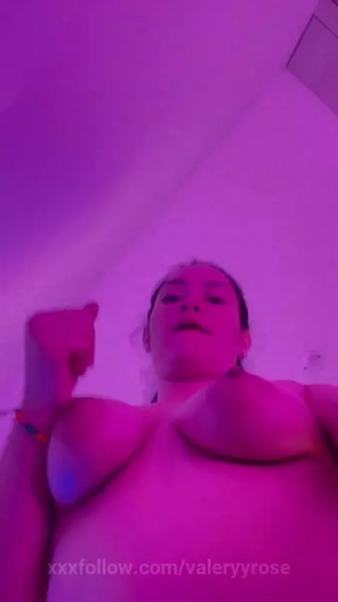 My Curves in Motion 💦🔥 by valeryyrose