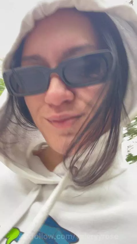 Pretty on the Move 💕🔥 by valeryyrose