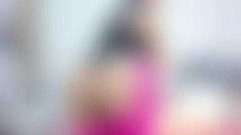 Dancing in my room — make me move with your tips by shalom-exotic