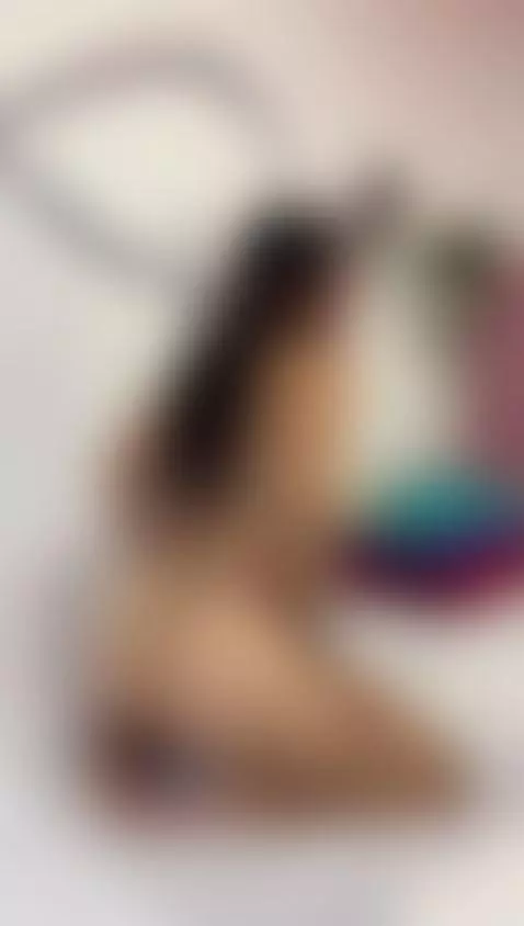 IM TWERKING  AND PLAYING WITH MY ASS 🔥🔥🔥😈 by shalom-exotic