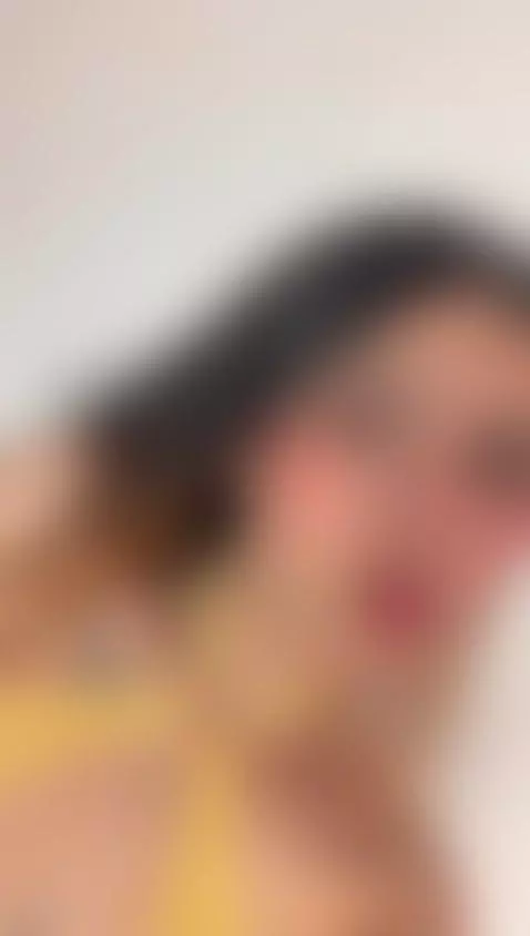 Do you want a couple of kisses? by lucyy-start