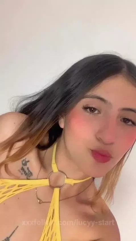 Do you want a couple of kisses? by lucyy-start