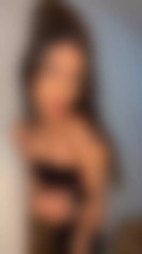 sexy, horny, curvy by isanixon