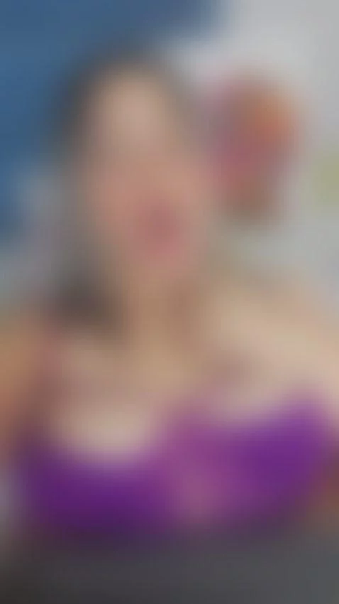 hot Latin with a fantastic pussy and perfect ass by aviismonroe