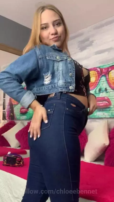 Do you want to see what's under my jeans? by chloeebennet