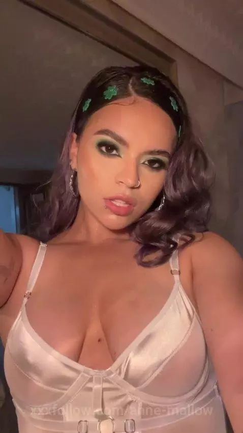 Yes, is Anne! 🤠 by anne-mallow