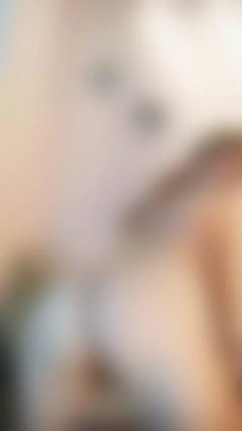 you have a very pretty face... can I sit on it?😋🥰 by emmaa-blonde