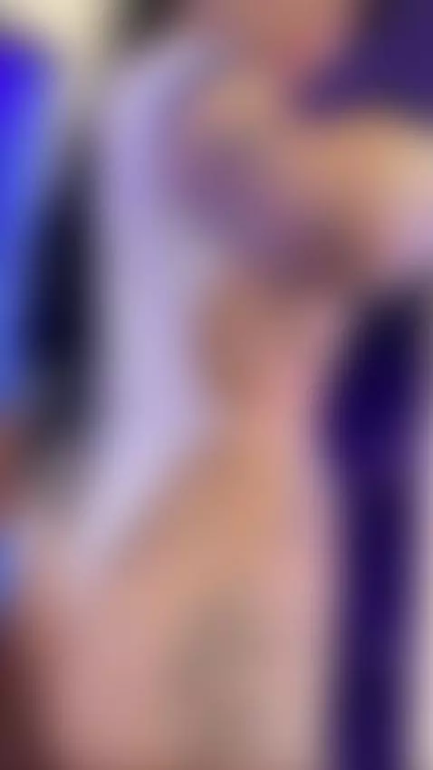 Just look! 😏 by momomizuki