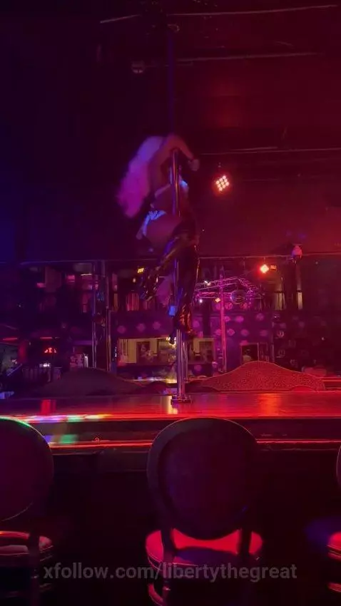 I’m just tryna take you home & make that 🍑 bounce by libertythegreat