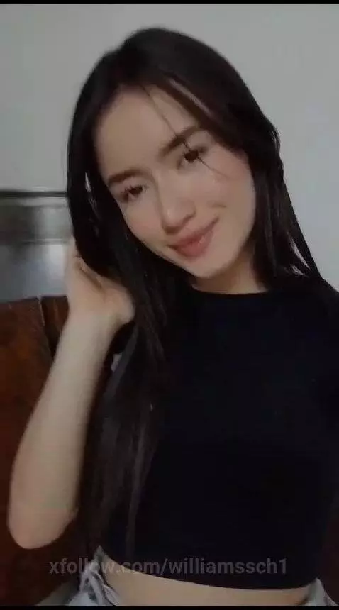 Hello boys  im online here https://chaturbate.com/p/sarawill... by williamssch1