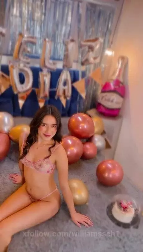 Happy birthday to me!! im online in chaturbate.com/sarawilli... by williamssch1