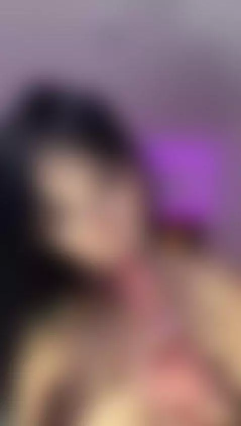 Do you like what you see? My mouth is ready for you to admir... by viiolet-thomas