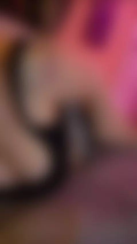 cum play with me at chaturbate.com/dixie_comanche 😘 by dixie-comanche