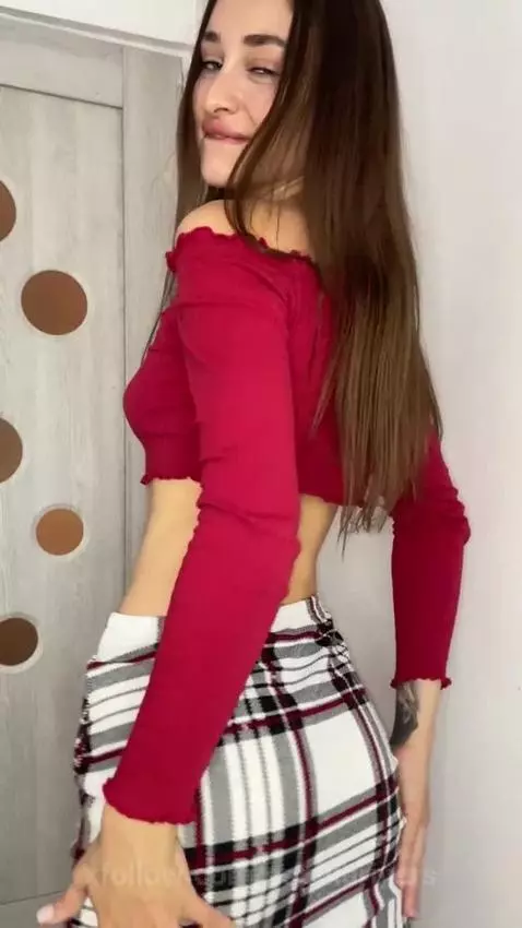 What do you think of my back view? 😋💋 by sophiarivers