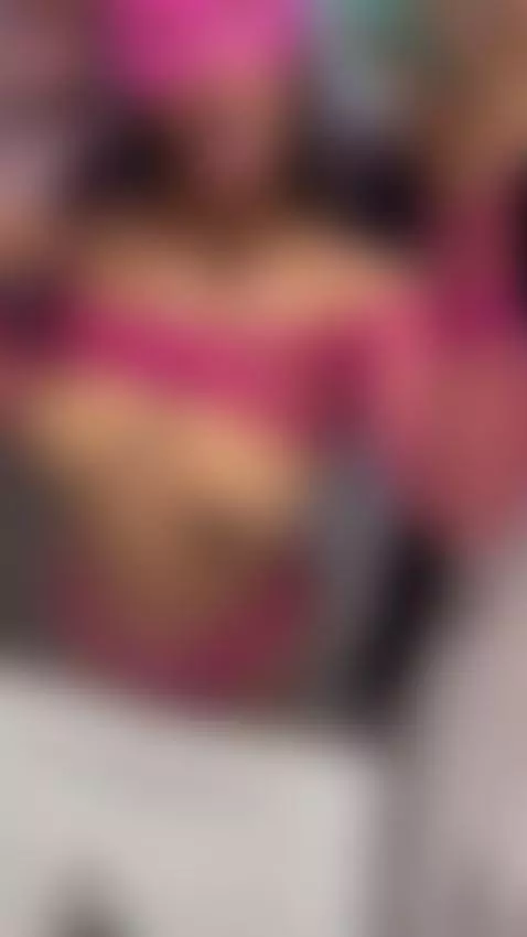 VEN A VER COMO ME FOLLAN 
⬇️⬇️⬇️ by gabydicklove