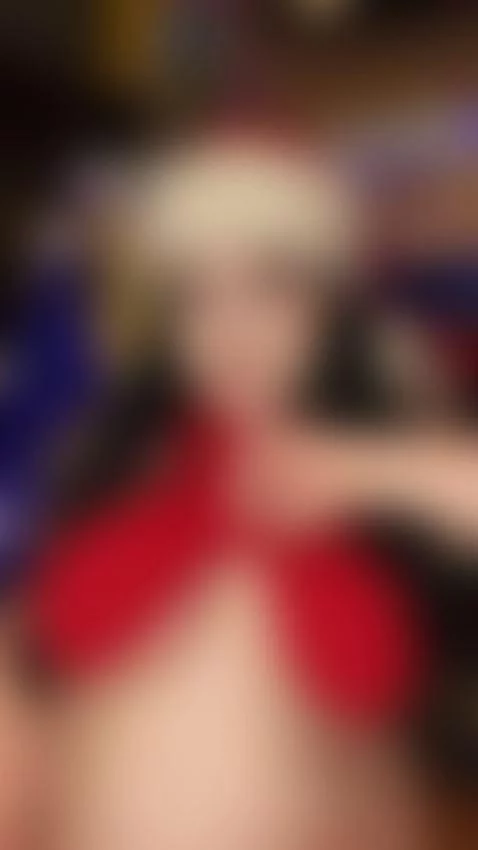 What gift would you like to receive from me in bed?🎁💦 by ellabrooks