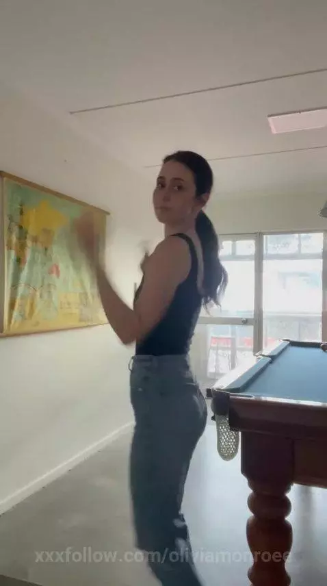 chilling ...... by oliviamonroee