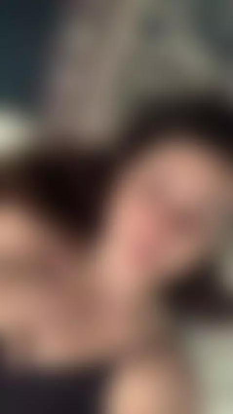 when u vibe to hard and can't stay still ,,,,,, by oliviamonroee