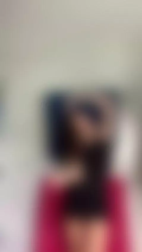 heads shoulders.... by oliviamonroee