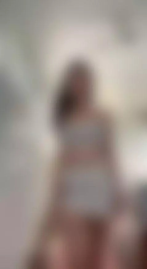 Bouncing Around by oliviamonroee