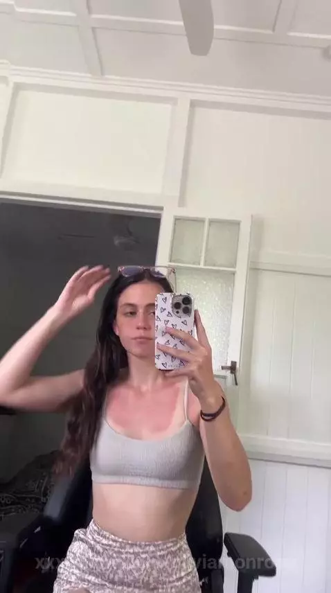 smiles by oliviamonroee