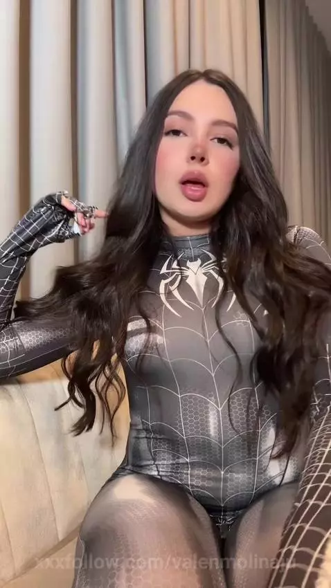 Enter my onlyf😈 by valenmolinaju