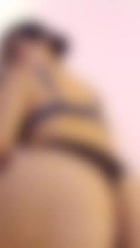 Twerking my ass off!! Do u like my pussy from behind? by hannie-castle