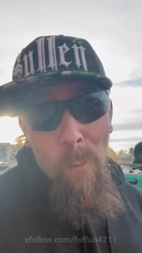 Just chillin at work by forfun4211