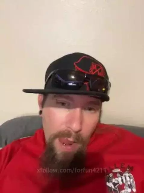 Hard and wanting to cum mmmmm  pm me !!!! by forfun4211